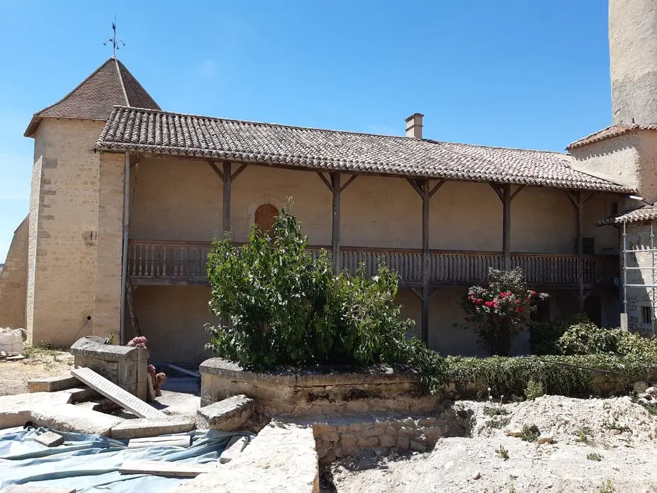 Picture of Château de Cherves - POP Plateforme Ouverte du Patrimoine / Base Mérimée - © Ministère de la Culture (France), Direction Régionale des Affaires Culturelles de Nouvelle-Aquitaine – Tous droits réservés 