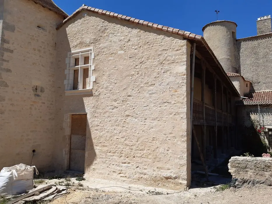 Picture of Château de Cherves - POP Plateforme Ouverte du Patrimoine / Base Mérimée - © Ministère de la Culture (France), Direction Régionale des Affaires Culturelles de Nouvelle-Aquitaine – Tous droits réservés 