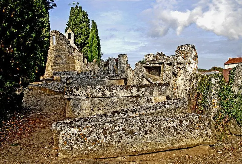 Picture of Gallo-Roman cemetery - Jochen Jahnke 18:04, 11. Apr. 2009 (CEST) - © Creative Commons (https://creativecommons.org/licenses/by-sa/4.0/deed.fr)