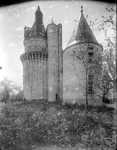Picture of Castle - POP Plateforme Ouverte du Patrimoine / Base Mérimée - © Ministère de la Culture (France), Médiathèque du patrimoine et de la photographie, diffusion RMN-GP