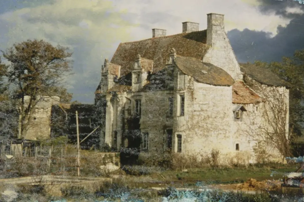 Picture of Château de la Tour-de-ry or Tourderie - POP Plateforme Ouverte du Patrimoine / Base Mérimée - © Ministère de la Culture (France), Médiathèque du patrimoine et de la photographie, tous droits réservés