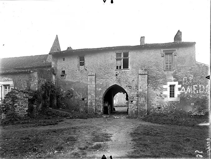Foto de Priorato - POP Plateforme Ouverte du Patrimoine / Base Mérimée - © Ministère de la Culture (France), Médiathèque du patrimoine et de la photographie, diffusion RMN-GP
