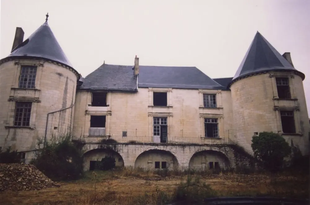 Picture of Covered castle - POP Plateforme Ouverte du Patrimoine / Base Mérimée - © Ministère de la Culture (France), Médiathèque du patrimoine et de la photographie, tous droits réservés