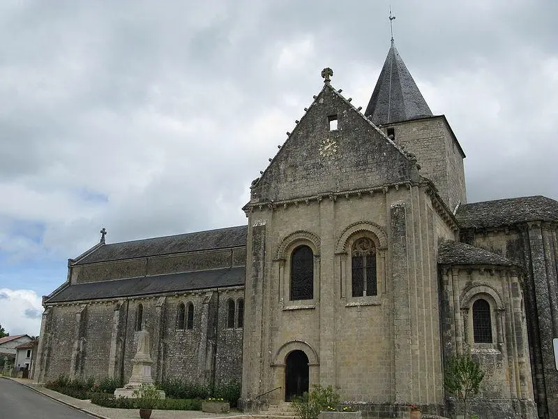 Picture of Saint-Jean-Baptiste Church - Symac - © Creative Commons (https://creativecommons.org/licenses/by-sa/4.0/deed.fr)