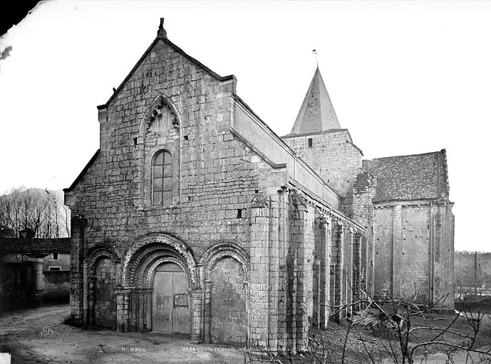 Foto di Chiesa di Saint-Jean-Baptiste - POP Plateforme Ouverte du Patrimoine / Base Mérimée - © Ministère de la Culture (France), Médiathèque du patrimoine et de la photographie, diffusion RMN-GP
