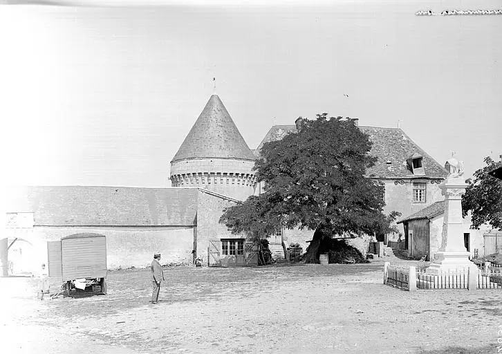 Foto de Castillo - POP Plateforme Ouverte du Patrimoine / Base Mérimée - © Ministère de la Culture (France), Médiathèque du patrimoine et de la photographie, diffusion RMN-GP