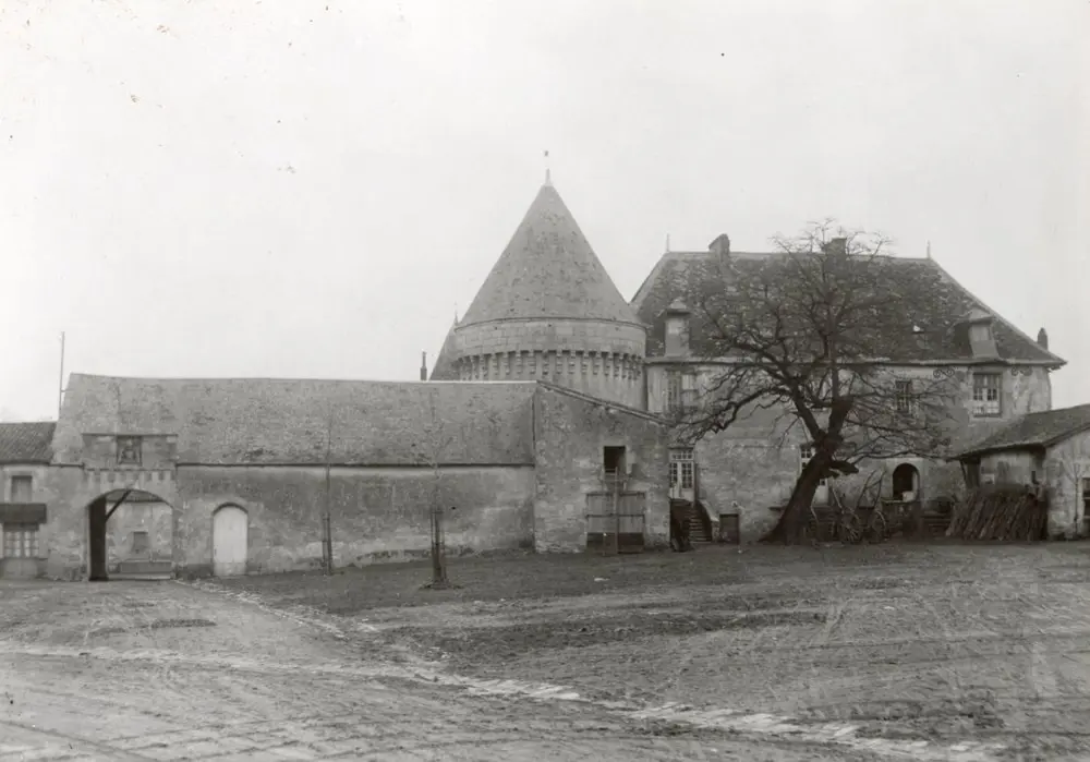 Foto de Castillo - POP Plateforme Ouverte du Patrimoine / Base Mérimée - © Ministère de la Culture (France), Médiathèque du patrimoine et de la photographie, tous droits réservés