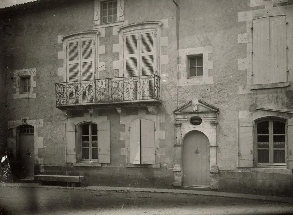 Foto von Haus des Gouverneurs - POP Plateforme Ouverte du Patrimoine / Base Mérimée - © Ministère de la Culture (France), Médiathèque du patrimoine et de la photographie, tous droits réservés