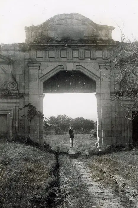 Foto di Château de la tour-de-signy - POP Plateforme Ouverte du Patrimoine / Base Mérimée - © Ministère de la Culture (France), Médiathèque du patrimoine et de la photographie, tous droits réservés