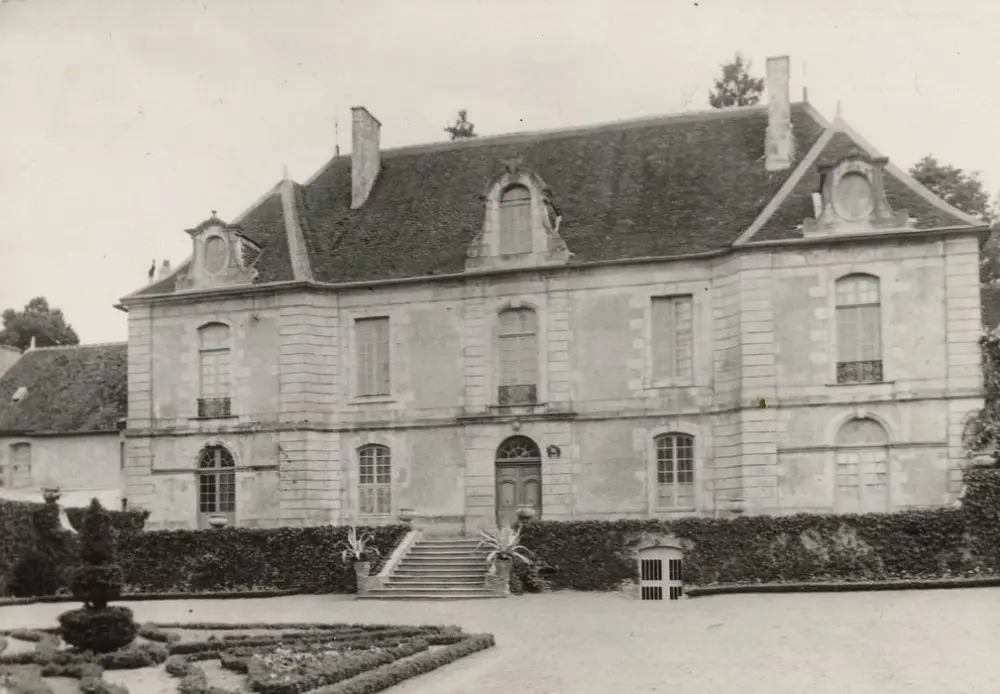 Picture of Moussac Hotel - POP Plateforme Ouverte du Patrimoine / Base Mérimée - © Ministère de la Culture (France), Médiathèque du patrimoine et de la photographie, tous droits réservés