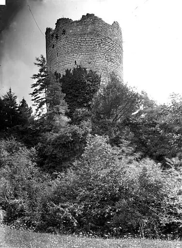 Foto von Schloss (Rest) - POP Plateforme Ouverte du Patrimoine / Base Mérimée - © Ministère de la Culture (France), Médiathèque du patrimoine et de la photographie, diffusion RMN-GP