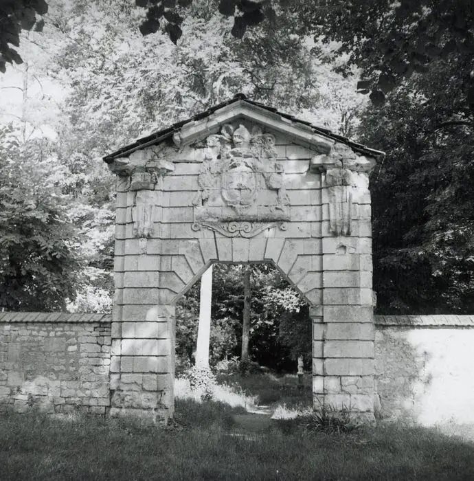 Picture of Bâtie Château - POP Plateforme Ouverte du Patrimoine / Base Mérimée - © Ministère de la Culture (France), Médiathèque du patrimoine et de la photographie, tous droits réservés