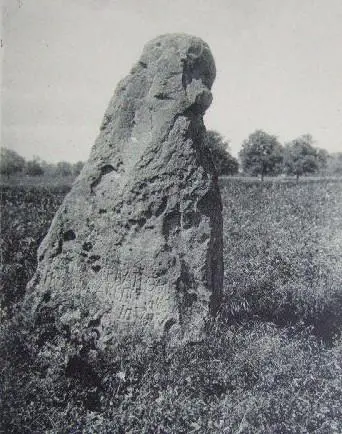 Picture of Menhir du Vieux-Poitiers - Jules Robuchon. Fin XIXe - début du XXe siècle. - © Creative Commons (https://creativecommons.org/licenses/by-sa/4.0/deed.fr)