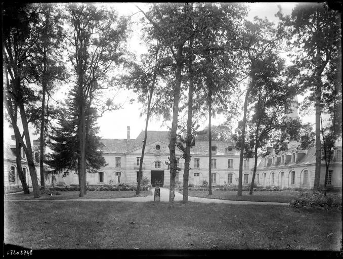 Foto de Domaine du Château des Ormes - POP Plateforme Ouverte du Patrimoine / Base Mérimée - © Ministère de la Culture (France), Médiathèque du patrimoine et de la photographie, diffusion GrandPalaisRmn Photo