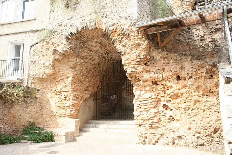 Picture of Arenas - Mainlymazza - © Creative Commons (https://creativecommons.org/licenses/by-sa/4.0/deed.fr)