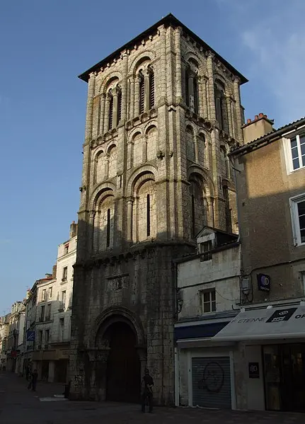 Foto di Chiesa di Saint-Porchaire - Christophe.Finot - © Creative Commons (https://creativecommons.org/licenses/by-sa/4.0/deed.fr)