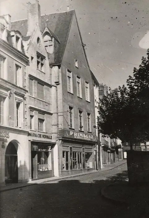 Foto di Edificio - POP Plateforme Ouverte du Patrimoine / Base Mérimée - © Ministère de la Culture (France), Médiathèque du patrimoine et de la photographie, tous droits réservés