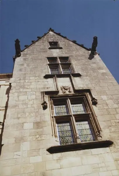 Picture of 15th century house called Maison des Trois nails or Charles VII - POP Plateforme Ouverte du Patrimoine / Base Mérimée - © Ministère de la Culture (France), Médiathèque du patrimoine et de la photographie, diffusion RMN-GP