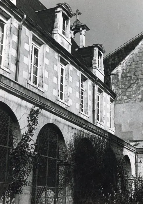 Foto von Saint-Hilaire-Kloster des einen (alt) - POP Plateforme Ouverte du Patrimoine / Base Mérimée - © Ministère de la Culture (France), Médiathèque du patrimoine et de la photographie, tous droits réservés