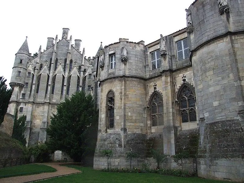Foto von Ehemalige Palais des Counts de Poitiers - Christophe.Finot - © Creative Commons (https://creativecommons.org/licenses/by-sa/4.0/deed.fr)