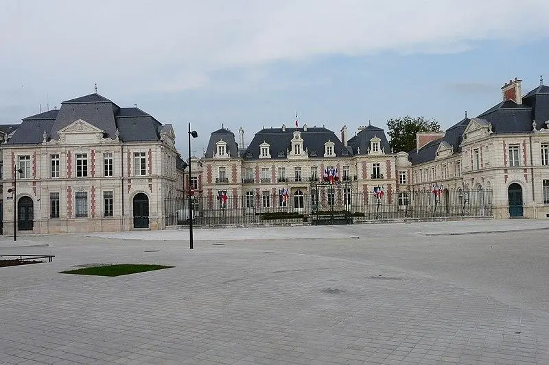 Foto von Präfektur - JacquesLavignotte - © Creative Commons (https://creativecommons.org/licenses/by-sa/4.0/deed.fr)