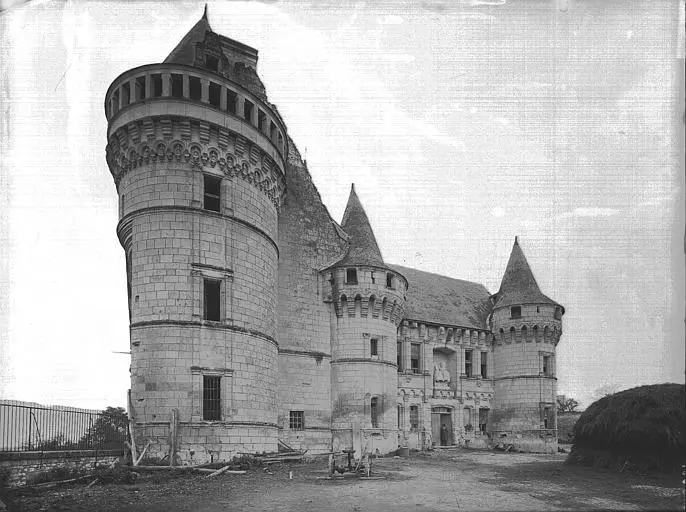 Foto di Castello di La Roche-Du-Maine - POP Plateforme Ouverte du Patrimoine / Base Mérimée - © Ministère de la Culture (France), Médiathèque du patrimoine et de la photographie, diffusion RMN-GP