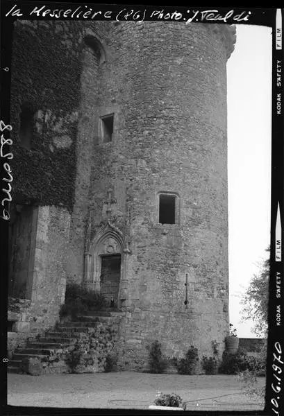 Foto di Castello di Messelière (i resti) - POP Plateforme Ouverte du Patrimoine / Base Mérimée - © Ministère de la Culture (France), Médiathèque du patrimoine et de la photographie, diffusion RMN-GP