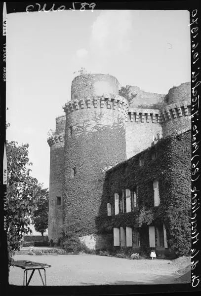 Foto di Castello di Messelière (i resti) - POP Plateforme Ouverte du Patrimoine / Base Mérimée - © Ministère de la Culture (France), Médiathèque du patrimoine et de la photographie, diffusion RMN-GP