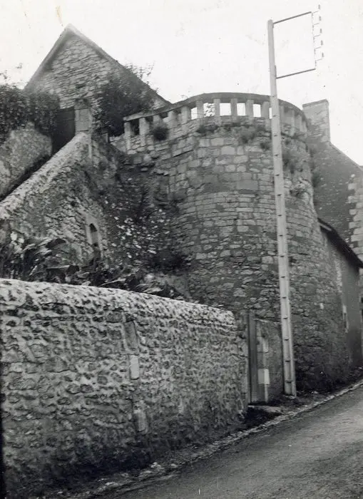 Picture of Ramparts (remains of the ancients) - POP Plateforme Ouverte du Patrimoine / Base Mérimée - © Ministère de la Culture (France), Médiathèque du patrimoine et de la photographie, tous droits réservés