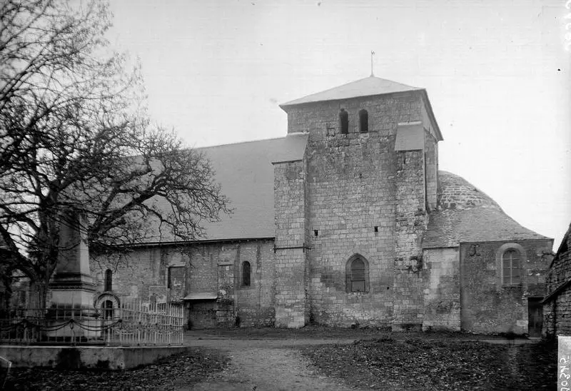 Foto di Chiesa di Saint-Germain de Claunay - POP Plateforme Ouverte du Patrimoine / Base Mérimée - © Ministère de la Culture (France), Médiathèque du patrimoine et de la photographie, diffusion RMN-GP