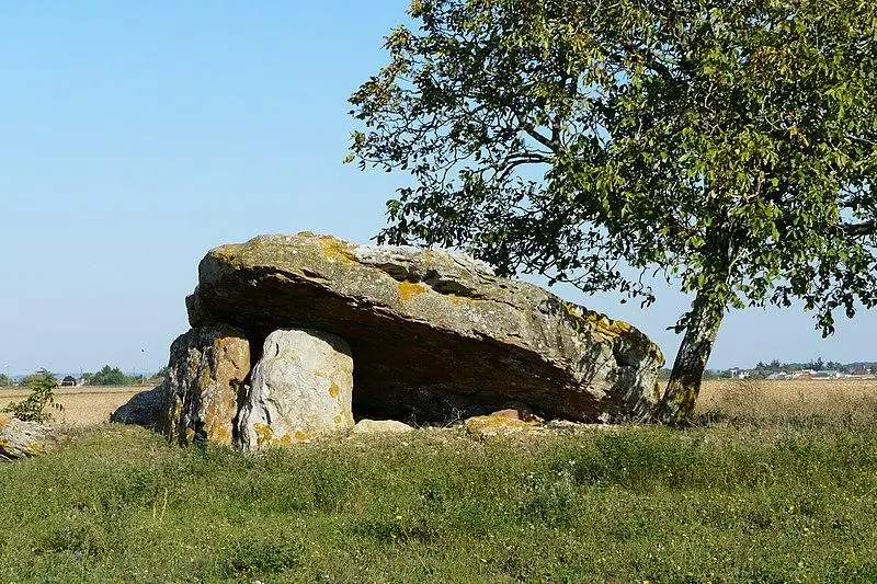 Picture of Dolmen of the Bie - JacquesLavignotte - © Creative Commons (https://creativecommons.org/licenses/by-sa/4.0/deed.fr)