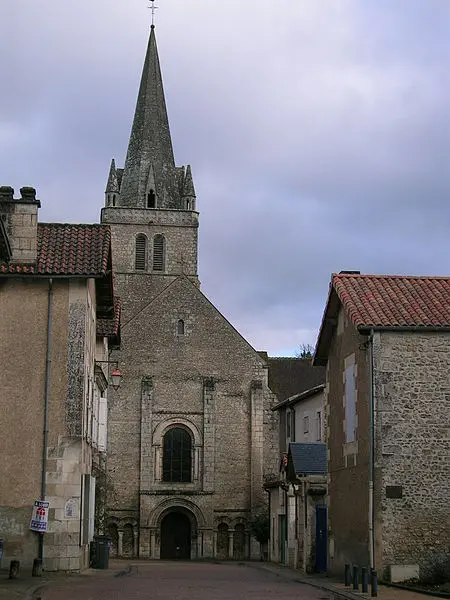 Picture of Old abbey - Danielclauzier - © Creative Commons (https://creativecommons.org/licenses/by-sa/4.0/deed.fr)