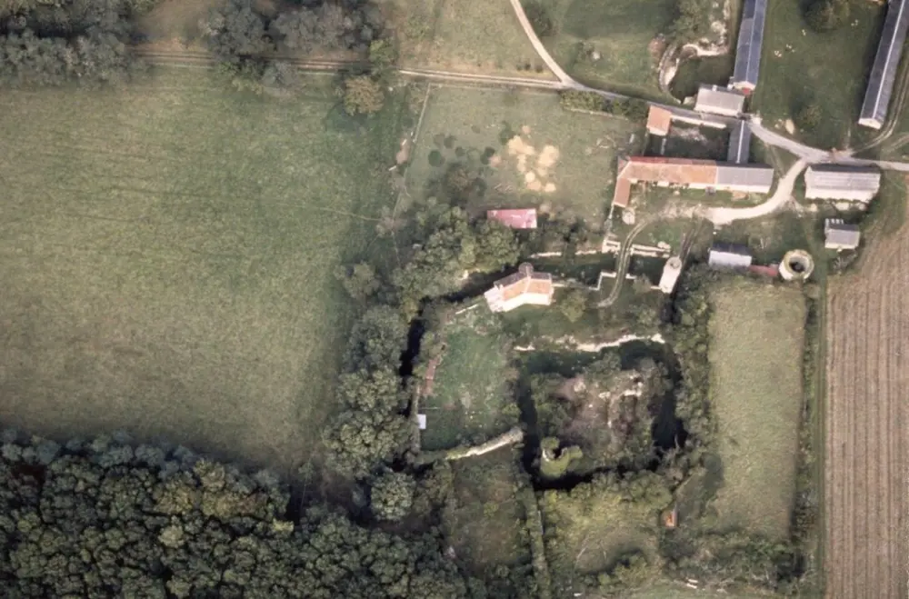 Foto von Château de Puygarreau (auch in der Gemeinde von Orchen) - POP Plateforme Ouverte du Patrimoine / Base Mérimée - © Ministère de la Culture (France), Médiathèque du patrimoine et de la photographie, tous droits réservés