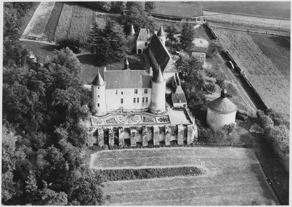 Foto di Castello di Vayres - POP Plateforme Ouverte du Patrimoine / Base Mérimée - © Ministère de la Culture (France), Médiathèque du patrimoine et de la photographie, diffusion RMN-GP