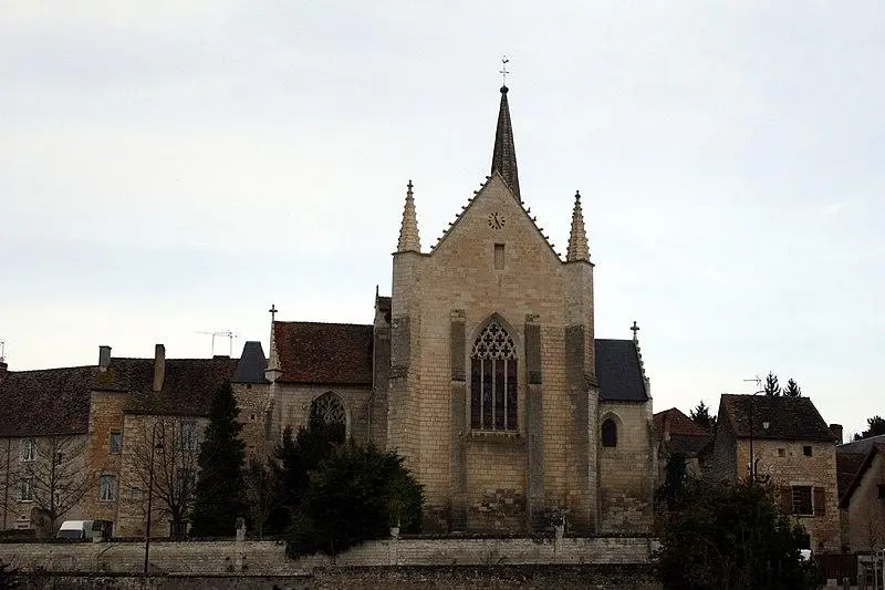 Foto von Kirche und ihr Kreuzgang - Remi Jouan - © Creative Commons (https://creativecommons.org/licenses/by-sa/4.0/deed.fr)
