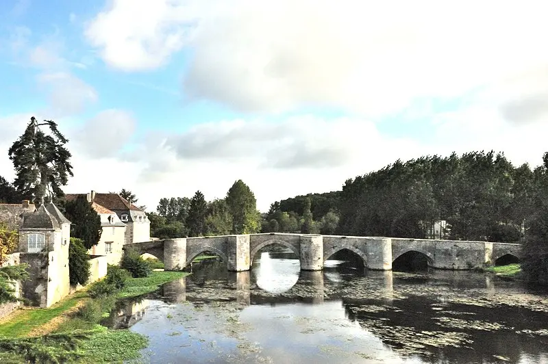 Picture of Bridge - GuyFrancis - © Creative Commons (https://creativecommons.org/licenses/by-sa/4.0/deed.fr)