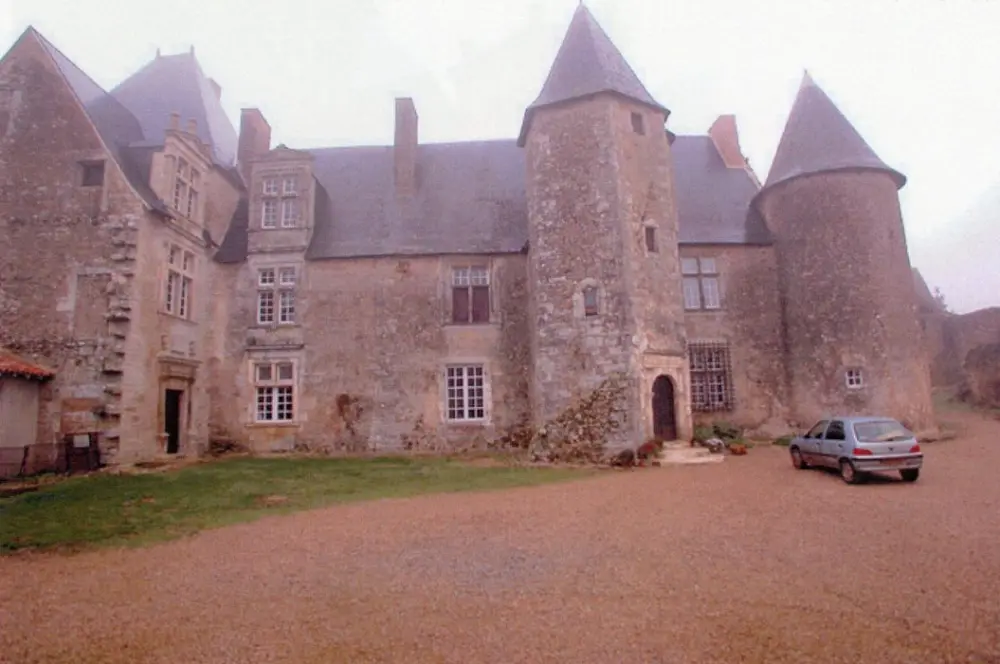 Foto de Castillo de Marconnay - POP Plateforme Ouverte du Patrimoine / Base Mérimée - © Ministère de la Culture (France), Médiathèque du patrimoine et de la photographie, tous droits réservés
