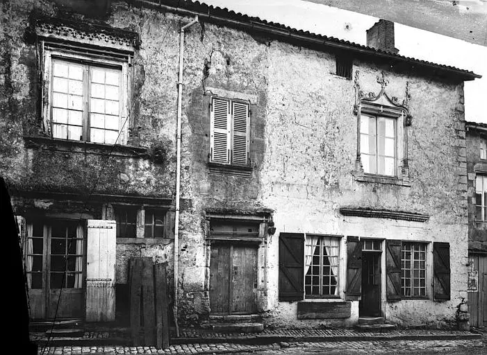 Picture of 15th century house - POP Plateforme Ouverte du Patrimoine / Base Mérimée - © Ministère de la Culture (France), Médiathèque du patrimoine et de la photographie, diffusion RMN-GP