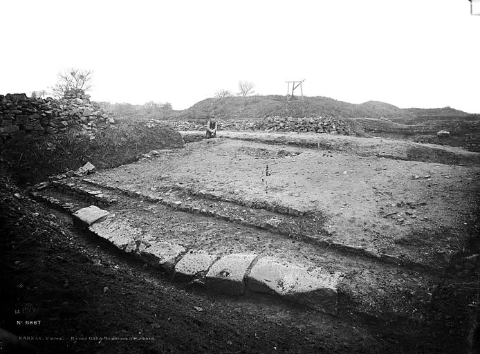 Foto de Ruinas de herbord - POP Plateforme Ouverte du Patrimoine / Base Mérimée - © Ministère de la Culture (France), Médiathèque du patrimoine et de la photographie, diffusion RMN-GP