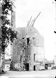 Foto di Lenest (o Lenet) Dungeon Dungeon - POP Plateforme Ouverte du Patrimoine / Base Mérimée - © Ministère de la Culture (France), Médiathèque du patrimoine et de la photographie, diffusion RMN-GP