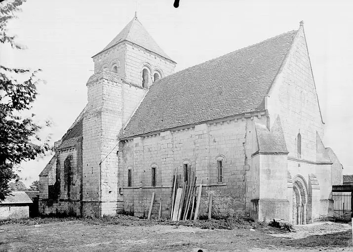Picture of Saint-Pierre Church - POP Plateforme Ouverte du Patrimoine / Base Mérimée - © Ministère de la Culture (France), Médiathèque du patrimoine et de la photographie, diffusion RMN-GP