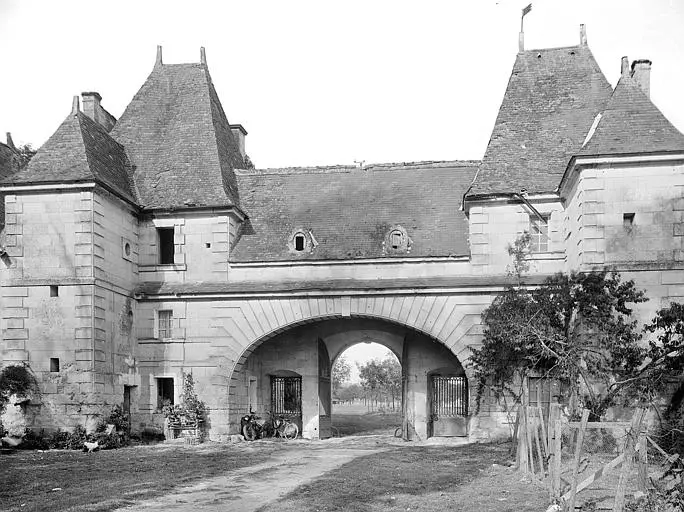 Picture of Château de Clairvaux - POP Plateforme Ouverte du Patrimoine / Base Mérimée - © Ministère de la Culture (France), Médiathèque du patrimoine et de la photographie, diffusion RMN-GP