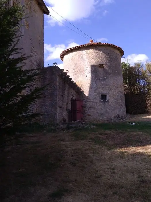 Foto di Château de Cibioux - POP Plateforme Ouverte du Patrimoine / Base Mérimée - © Ministère de la Culture (France), Direction Régionale des Affaires Culturelles de Nouvelle-Aquitaine – Tous droits réservés 