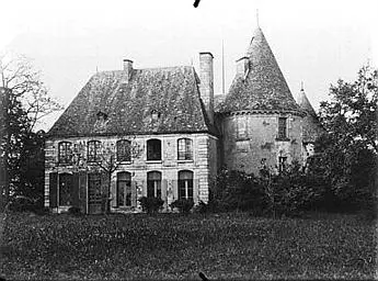 Picture of ABAIN castle - POP Plateforme Ouverte du Patrimoine / Base Mérimée - © Ministère de la Culture (France), Médiathèque du patrimoine et de la photographie, diffusion RMN-GP