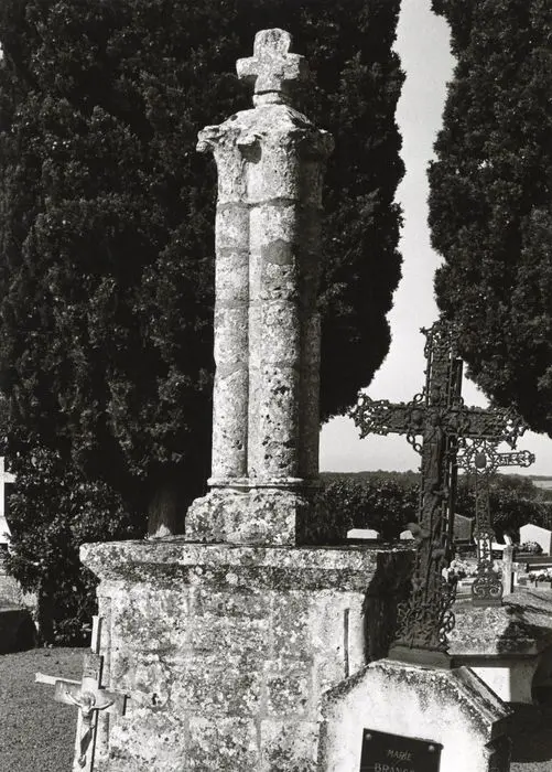 Foto de Cementerio - POP Plateforme Ouverte du Patrimoine / Base Mérimée - © Ministère de la Culture (France), Médiathèque du patrimoine et de la photographie, tous droits réservés