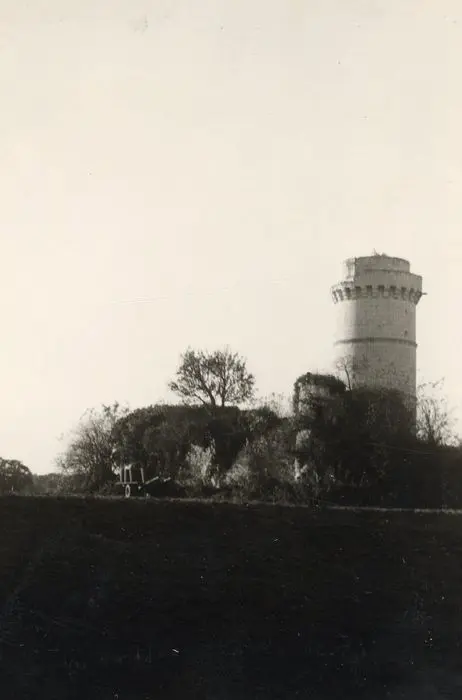 Picture of Villiers-Boivin Tour - POP Plateforme Ouverte du Patrimoine / Base Mérimée - © Ministère de la Culture (France), Médiathèque du patrimoine et de la photographie, tous droits réservés