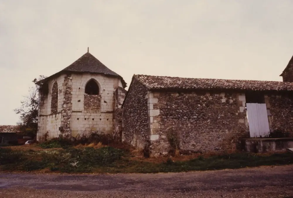 Foto di Priorato di Savigny - POP Plateforme Ouverte du Patrimoine / Base Mérimée - © Ministère de la Culture (France), Médiathèque du patrimoine et de la photographie, tous droits réservés