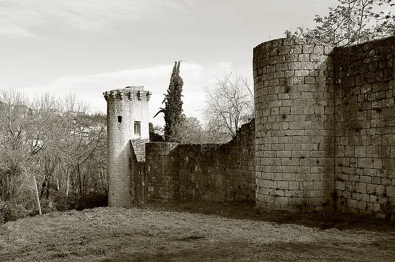 Picture of Enclosure (old) - Olybrius - © Creative Commons (https://creativecommons.org/licenses/by-sa/4.0/deed.fr)