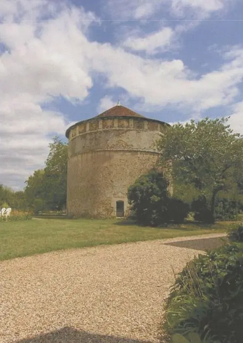 Foto de Château de Labarom - POP Plateforme Ouverte du Patrimoine / Base Mérimée - © Ministère de la Culture (France), Médiathèque du patrimoine et de la photographie, tous droits réservés