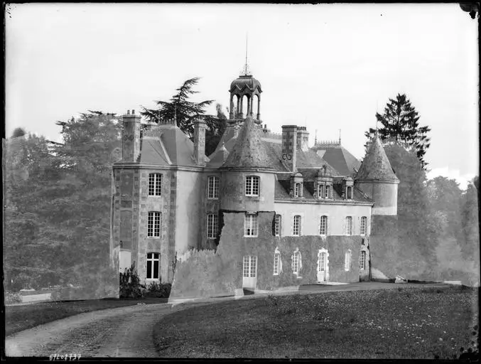 Picture of Bierson Castle - POP Plateforme Ouverte du Patrimoine / Base Mérimée - © Ministère de la Culture (France), Médiathèque du patrimoine et de la photographie, diffusion GrandPalaisRmn Photo